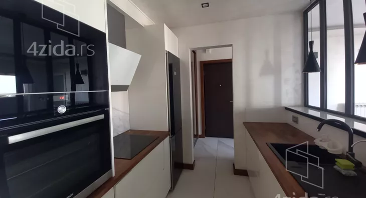 Petosoban stan | 4zida