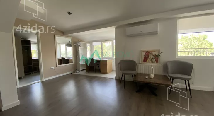 Četvoroiposoban stan | 4zida