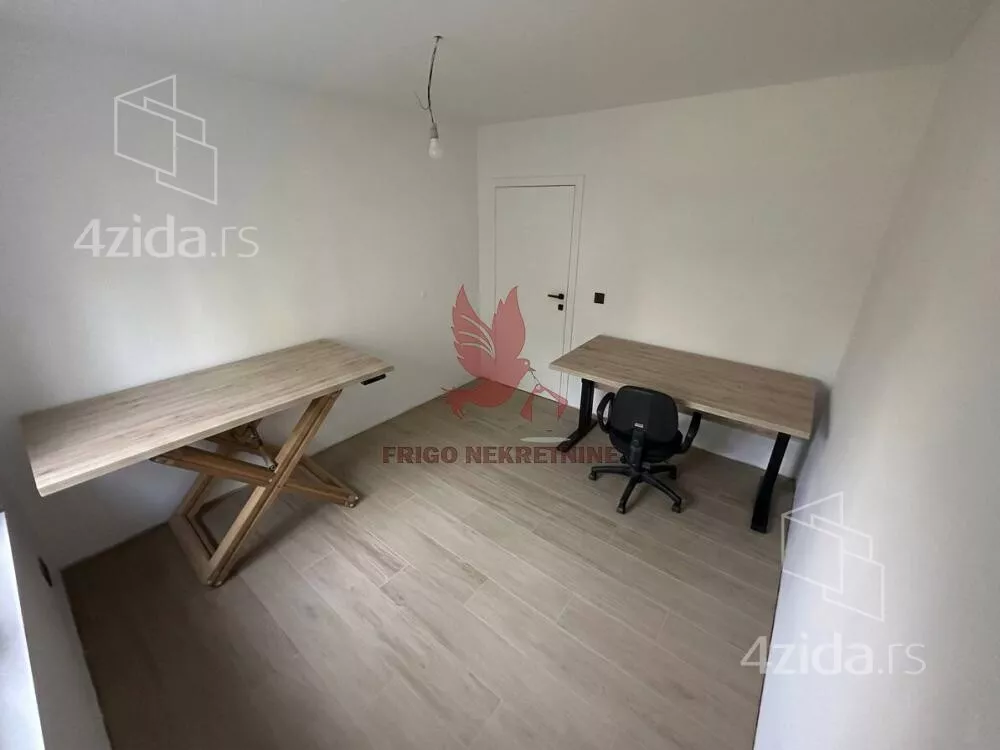 Četvoroiposoban stan | 4zida