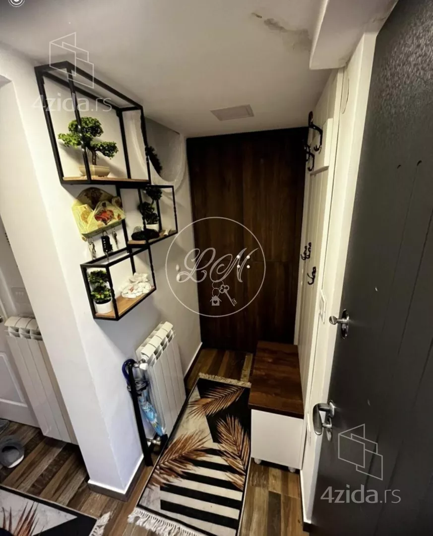 Petosoban stan | 4zida