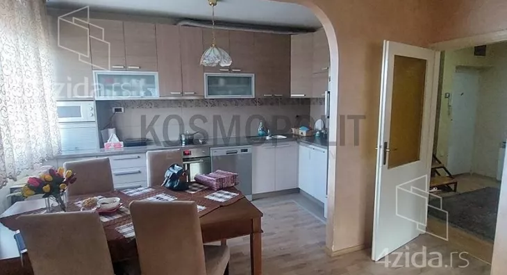 Šestosoban stan | 4zida