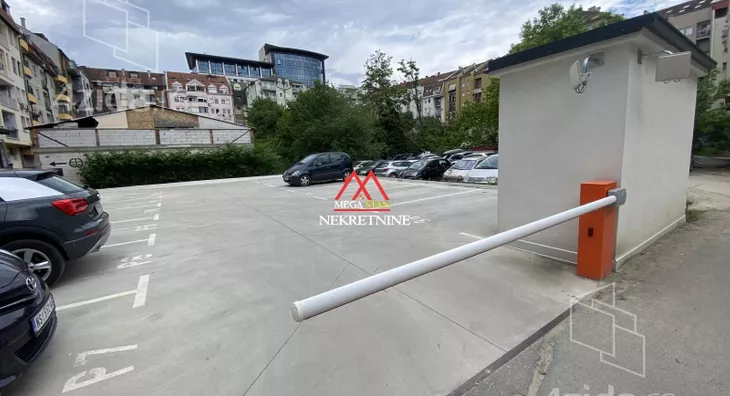Parking | 4zida