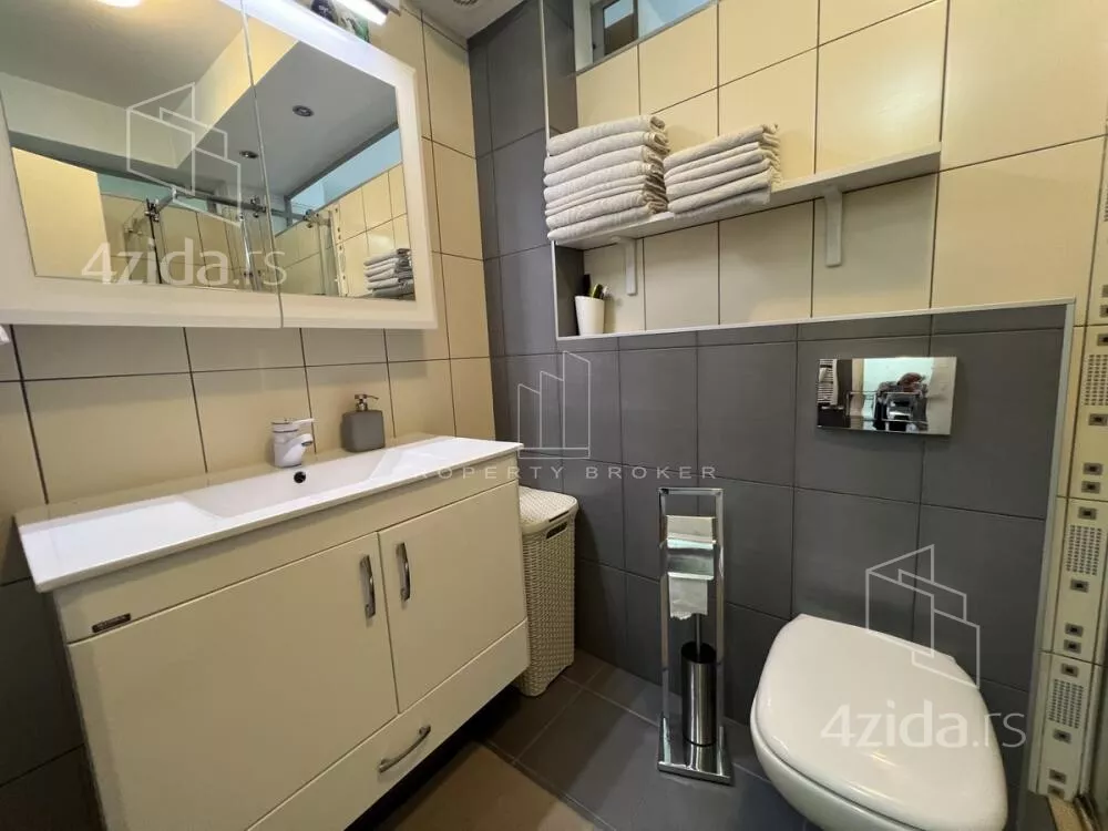 Petosoban stan | 4zida