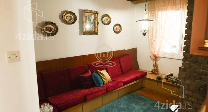 Petosoban stan | 4zida