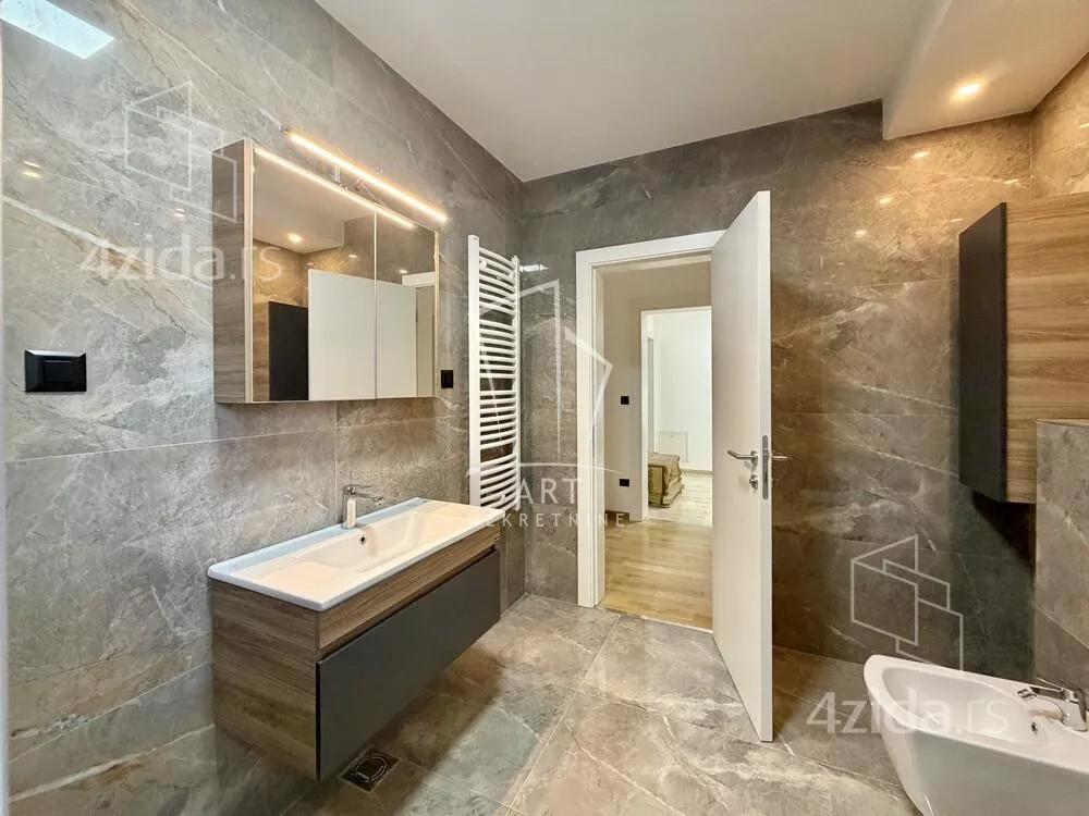 5-etažna kuća | 4zida