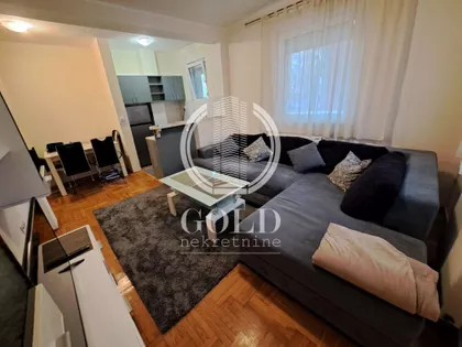 Lasla Gala | 4zida.rs