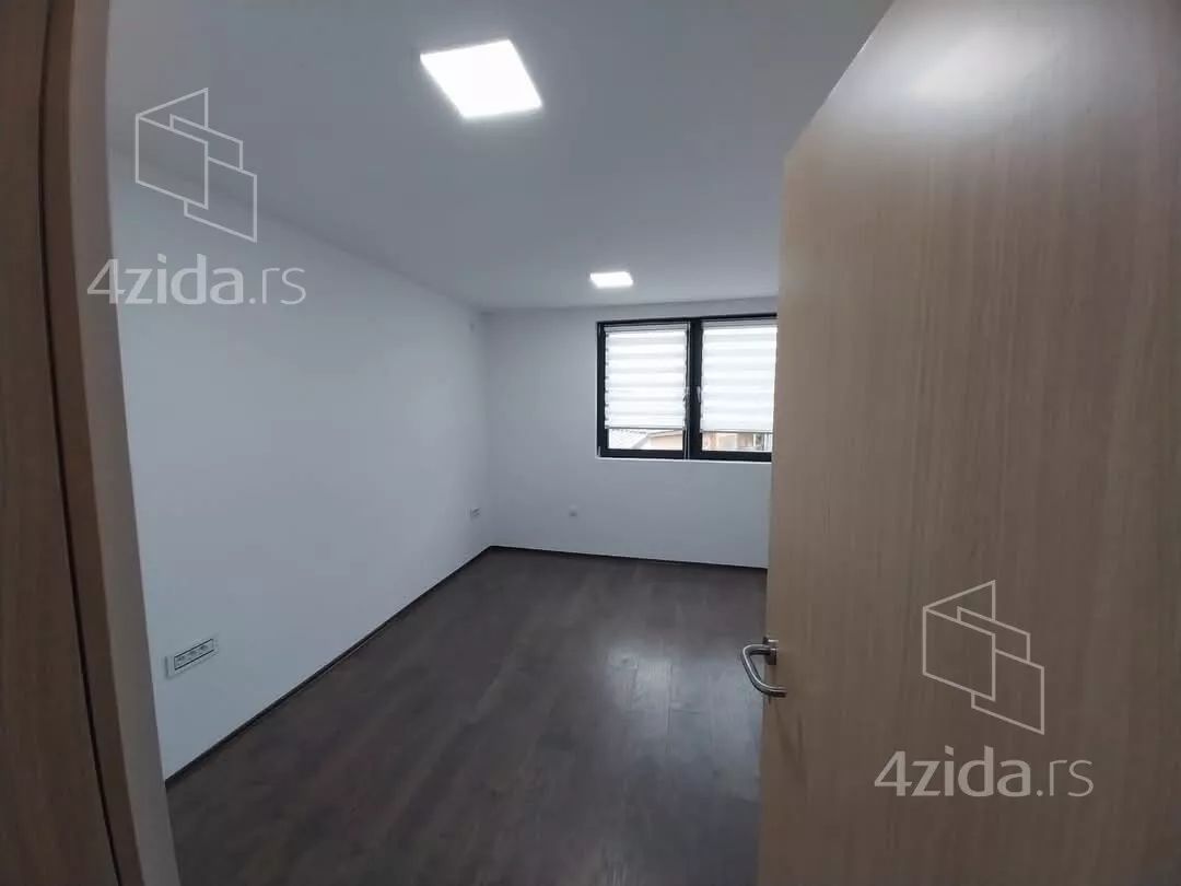 Lokal | 4zida
