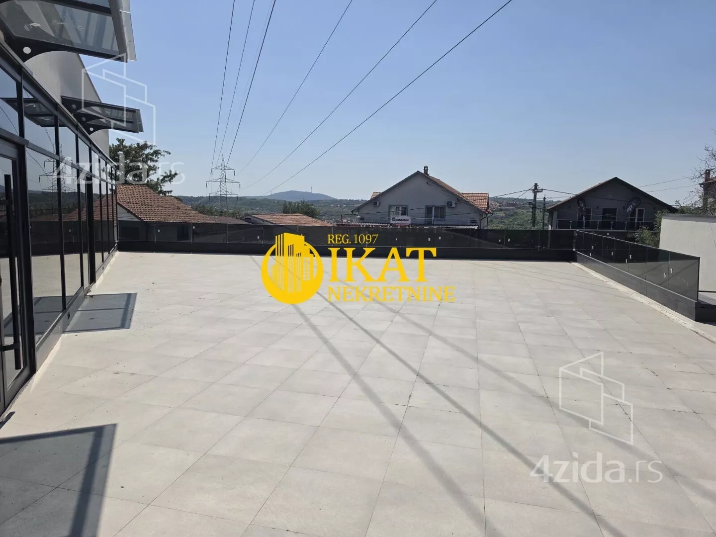 Lokal | 4zida