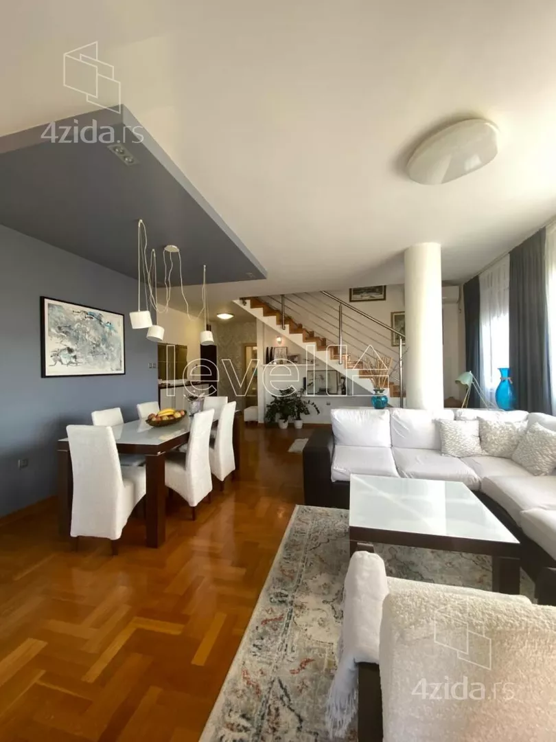 Šestosoban stan | 4zida