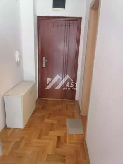 Janka Čmelika | 4zida.rs