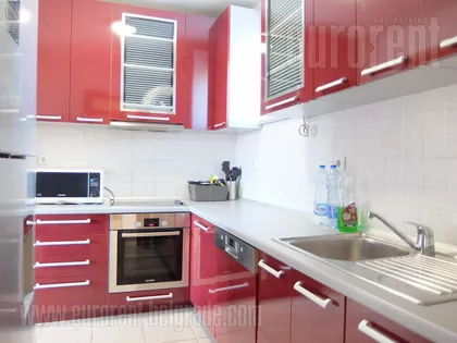 CRVENI KRST | 4zida.rs