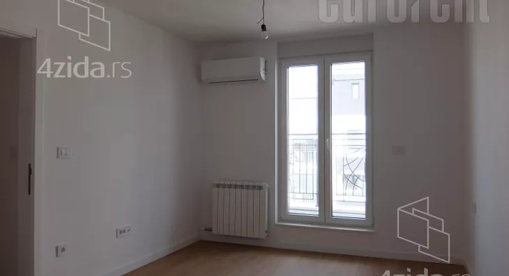 Četvoroiposoban stan | 4zida