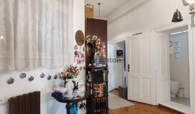 Šestosoban stan | 4zida