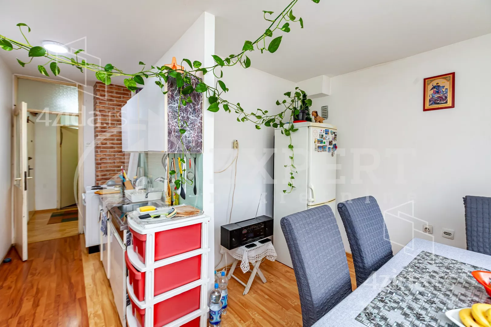 Troiposoban stan | 4zida