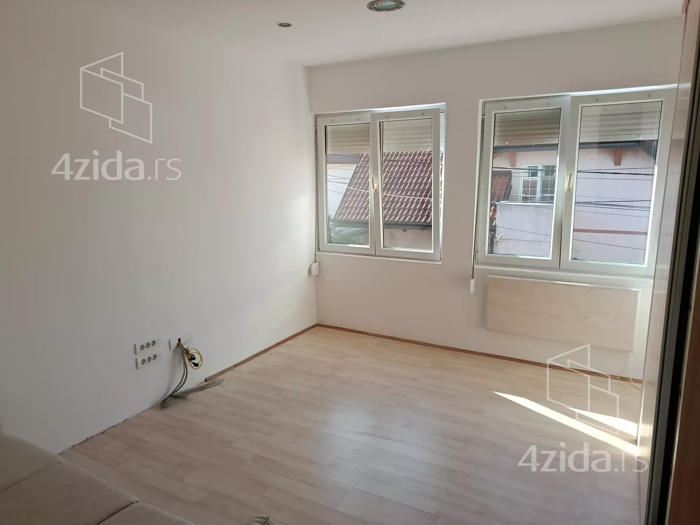 Poslovna zgrada | 4zida