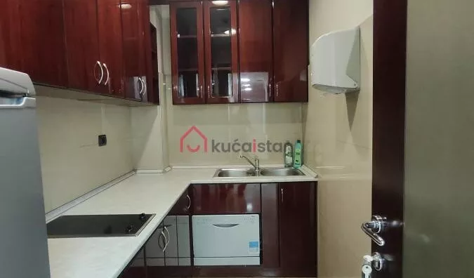 Poslovna zgrada | 4zida