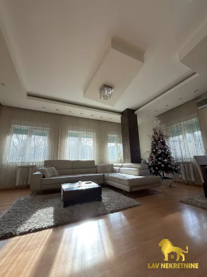 BALZAKOVA | 4zida.rs