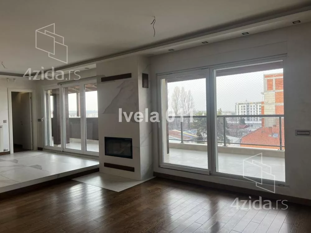 Petosoban stan | 4zida