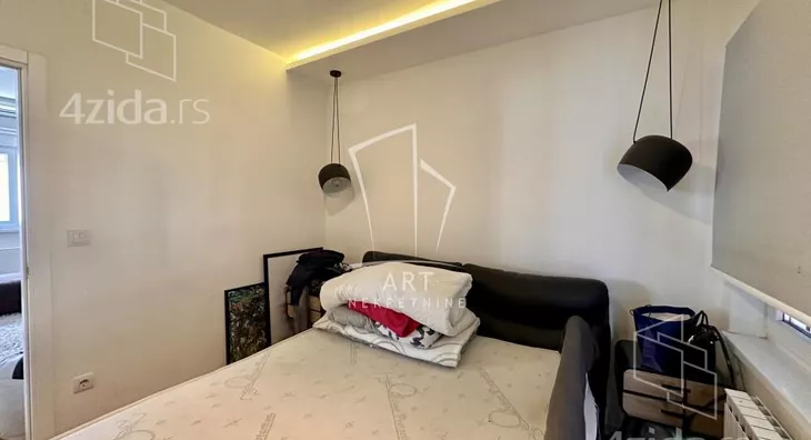 Šestosoban stan | 4zida