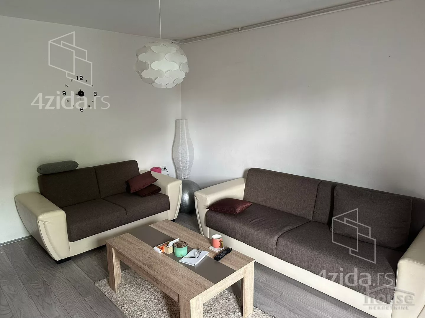 Jednoiposoban stan | 4zida