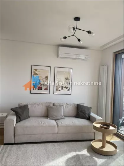 Vukov Spomenik | 4zida.rs