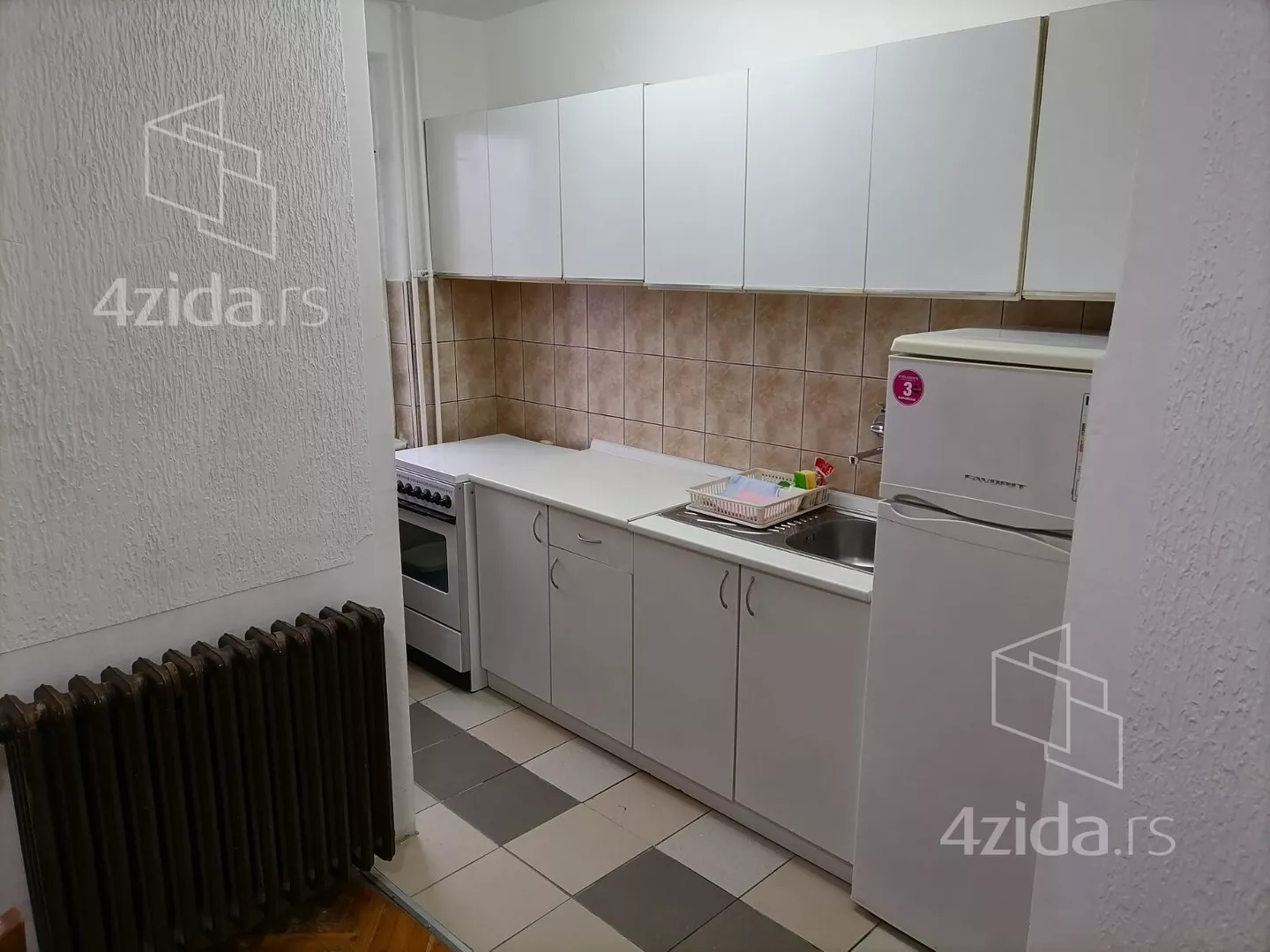 Jednoiposoban stan | 4zida