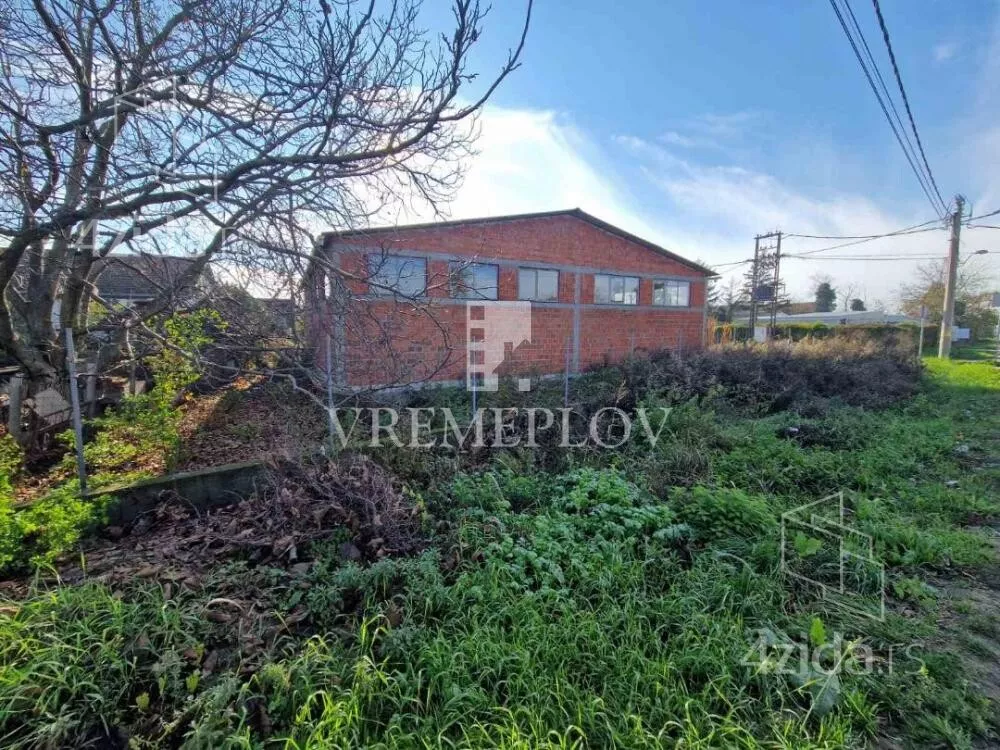 Poslovna zgrada | 4zida