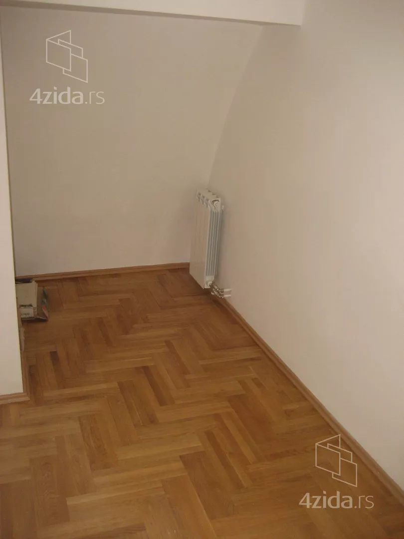 Četvoroiposoban stan | 4zida