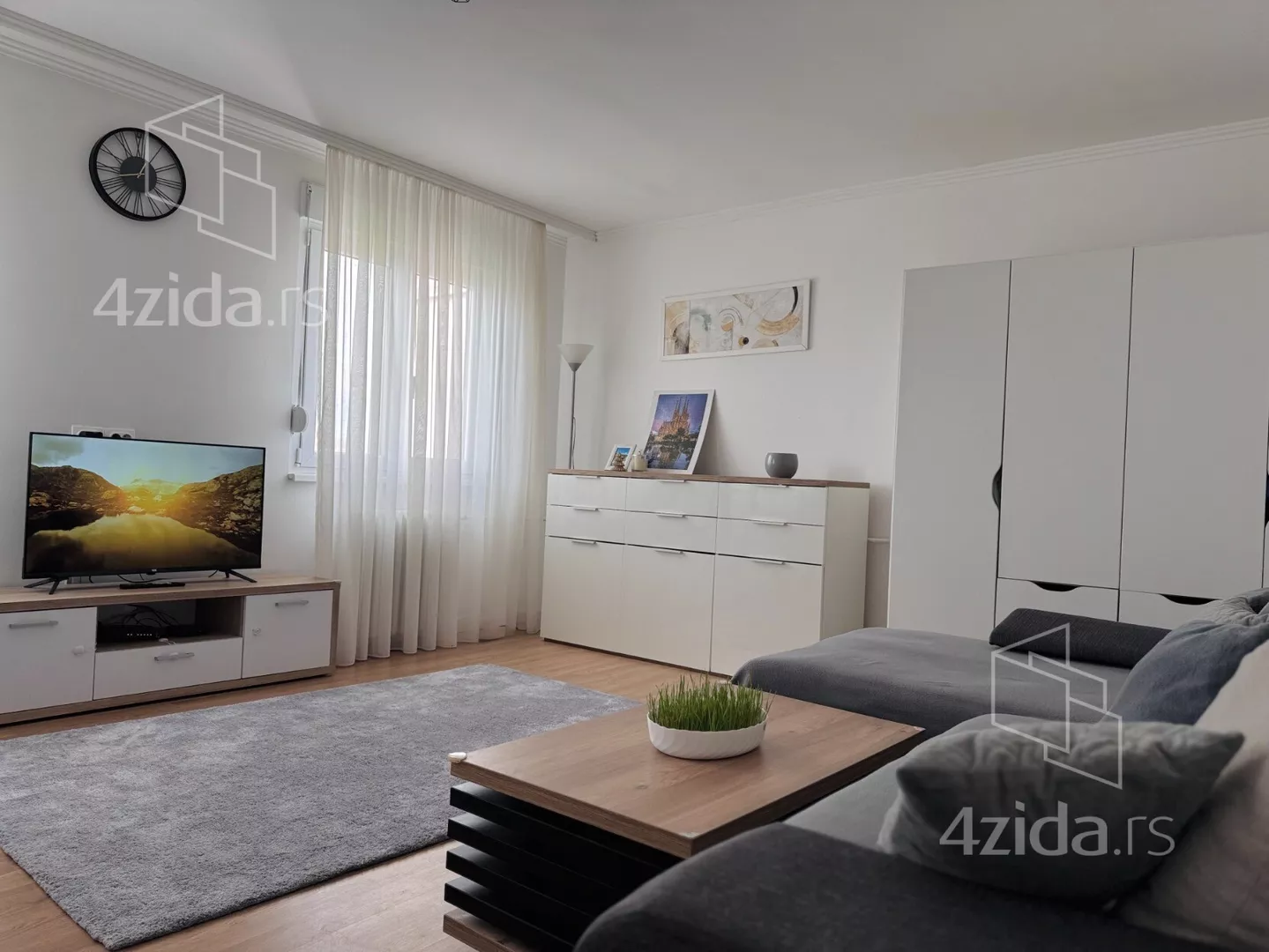 Jednoiposoban stan | 4zida
