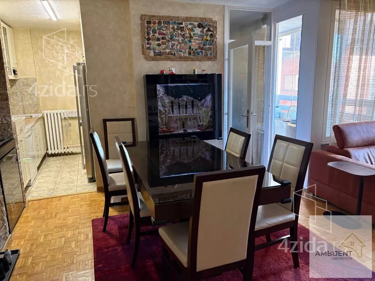 Troiposoban stan | 4zida