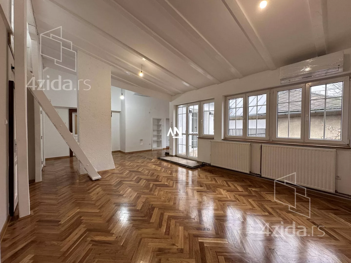 Petosoban stan | 4zida