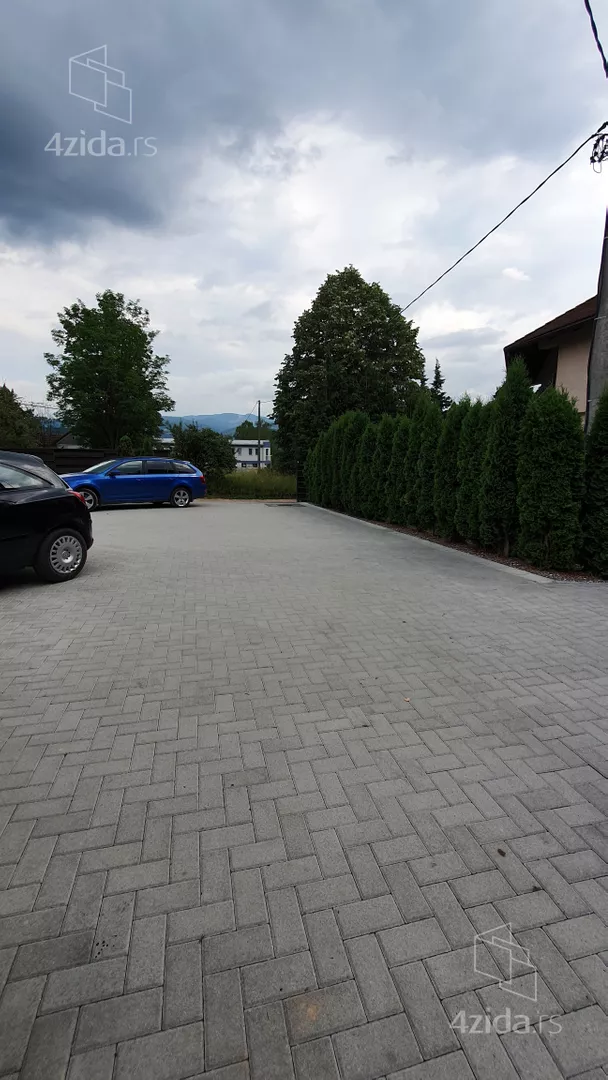 Šestosoban stan | 4zida