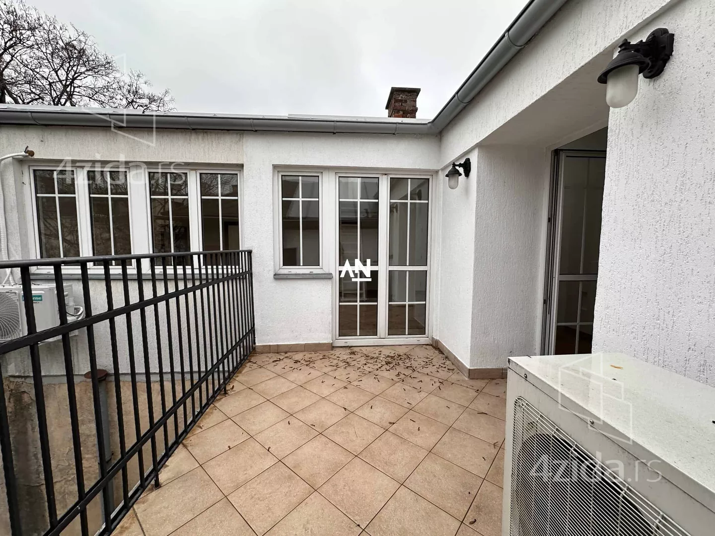 Petosoban stan | 4zida