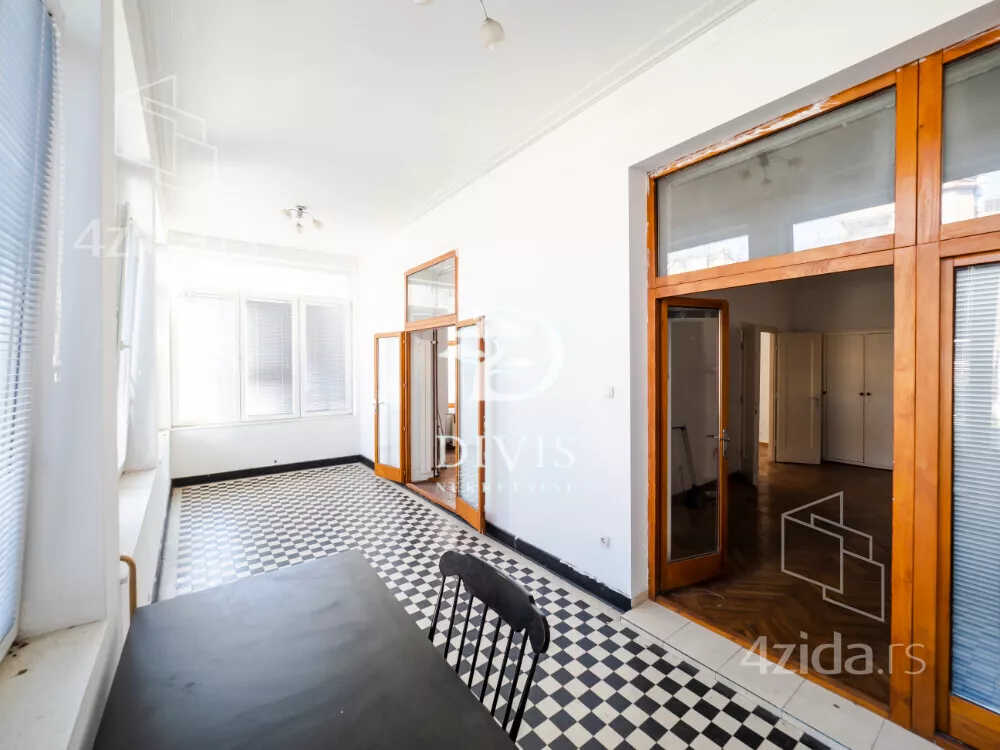 Četvoroiposoban stan | 4zida