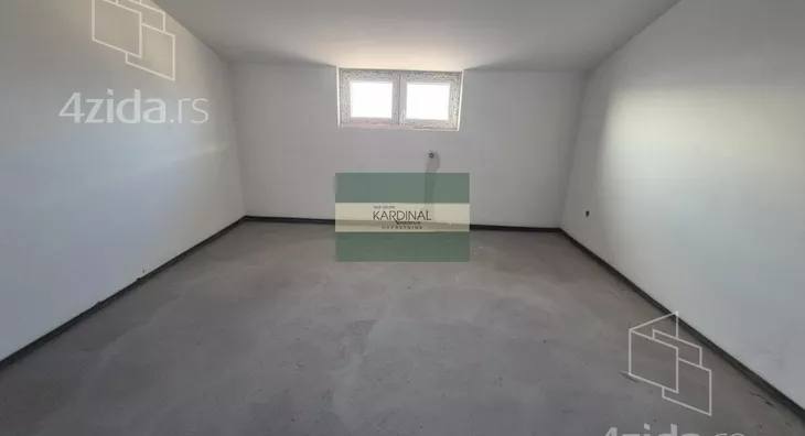 Šestosoban stan | 4zida