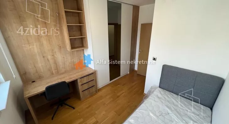 Četvoroiposoban stan | 4zida