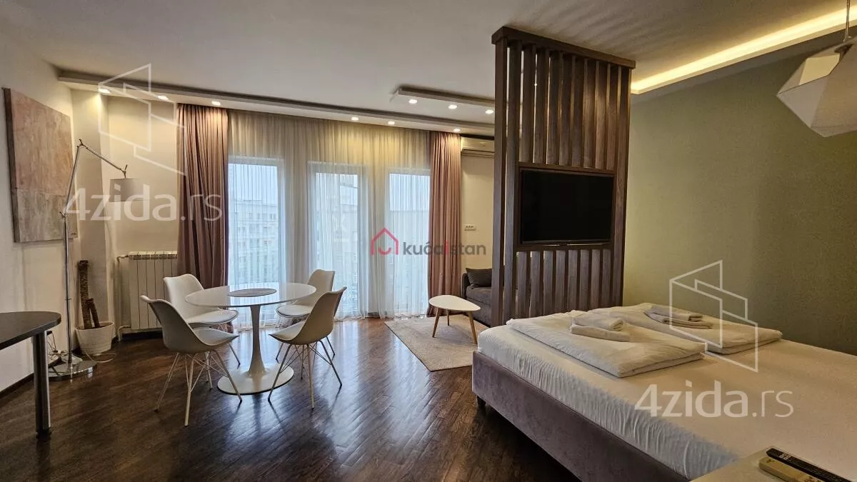 Petosoban stan | 4zida