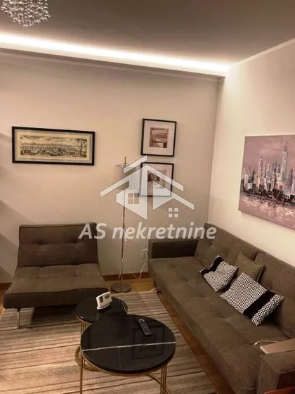 Vukov Spomenik | 4zida.rs