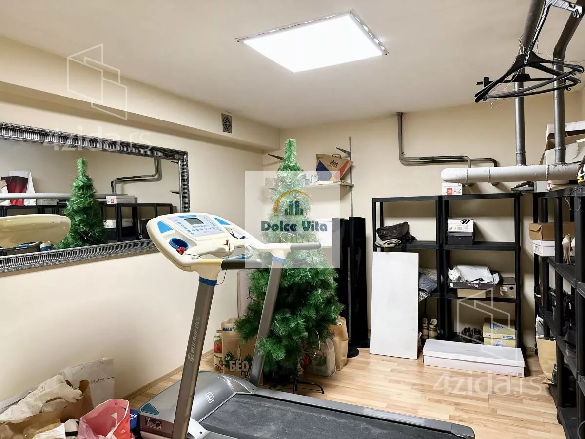 Šestosoban stan | 4zida