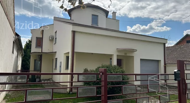 3-etažna kuća | 4zida