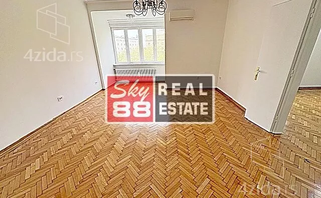 Četvoroiposoban stan | 4zida