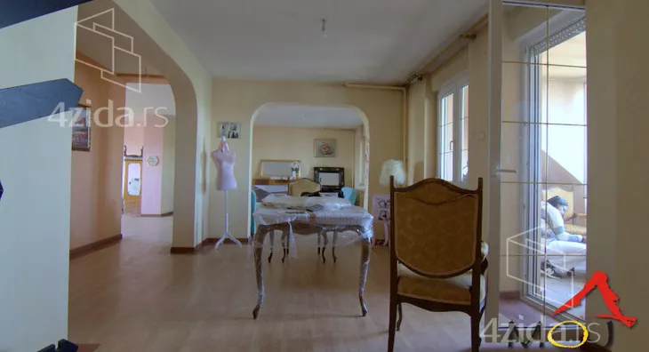 Petosoban stan | 4zida