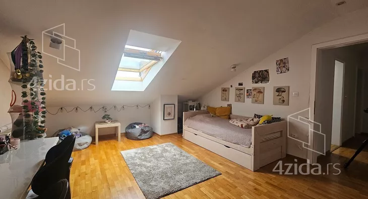 Četvoroiposoban stan | 4zida