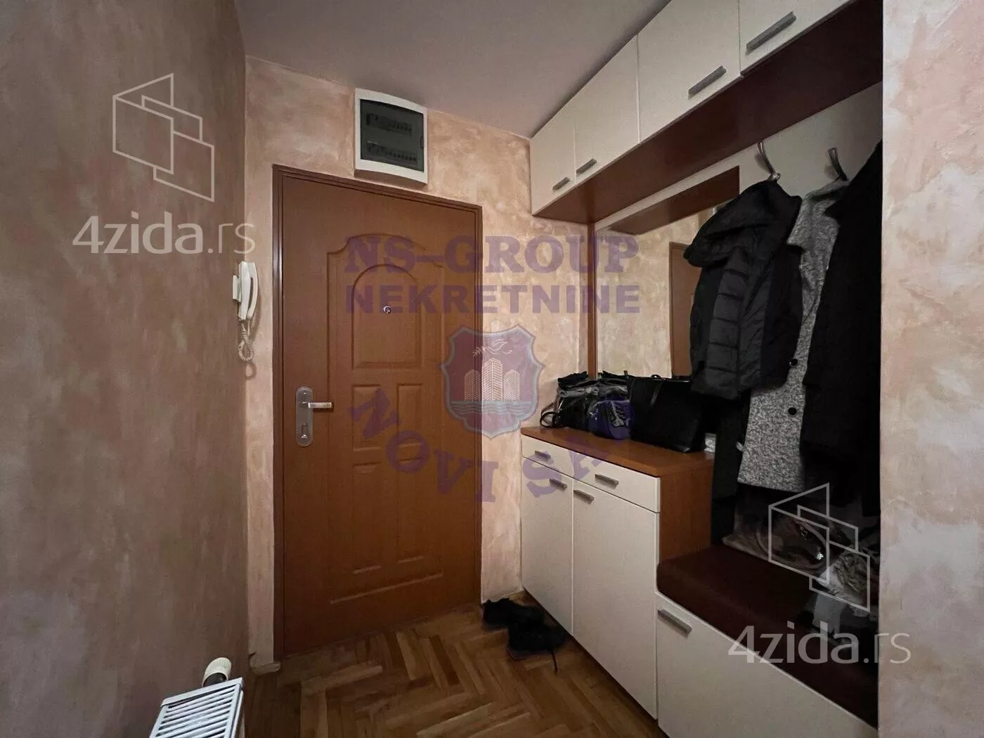 Četvoroiposoban stan | 4zida