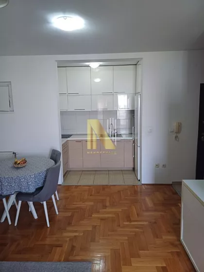 Banatić | 4zida.rs