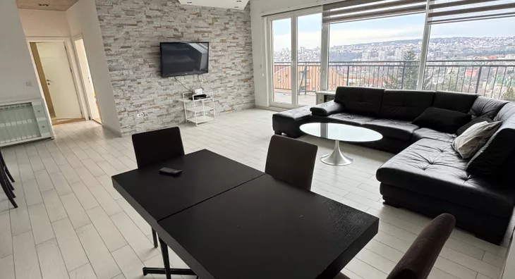 Četvoroiposoban stan | 4zida