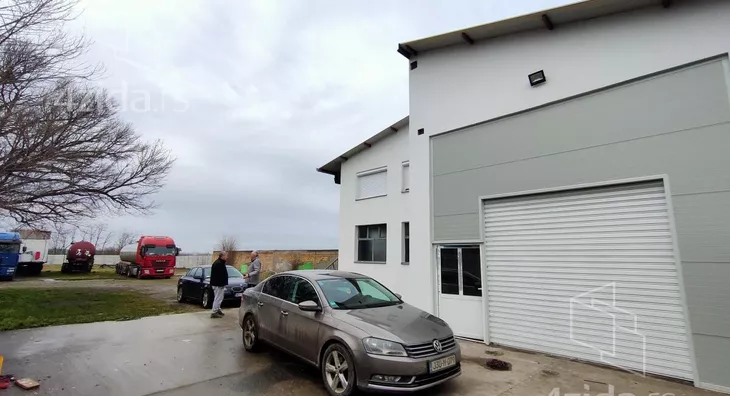 Poslovna zgrada | 4zida