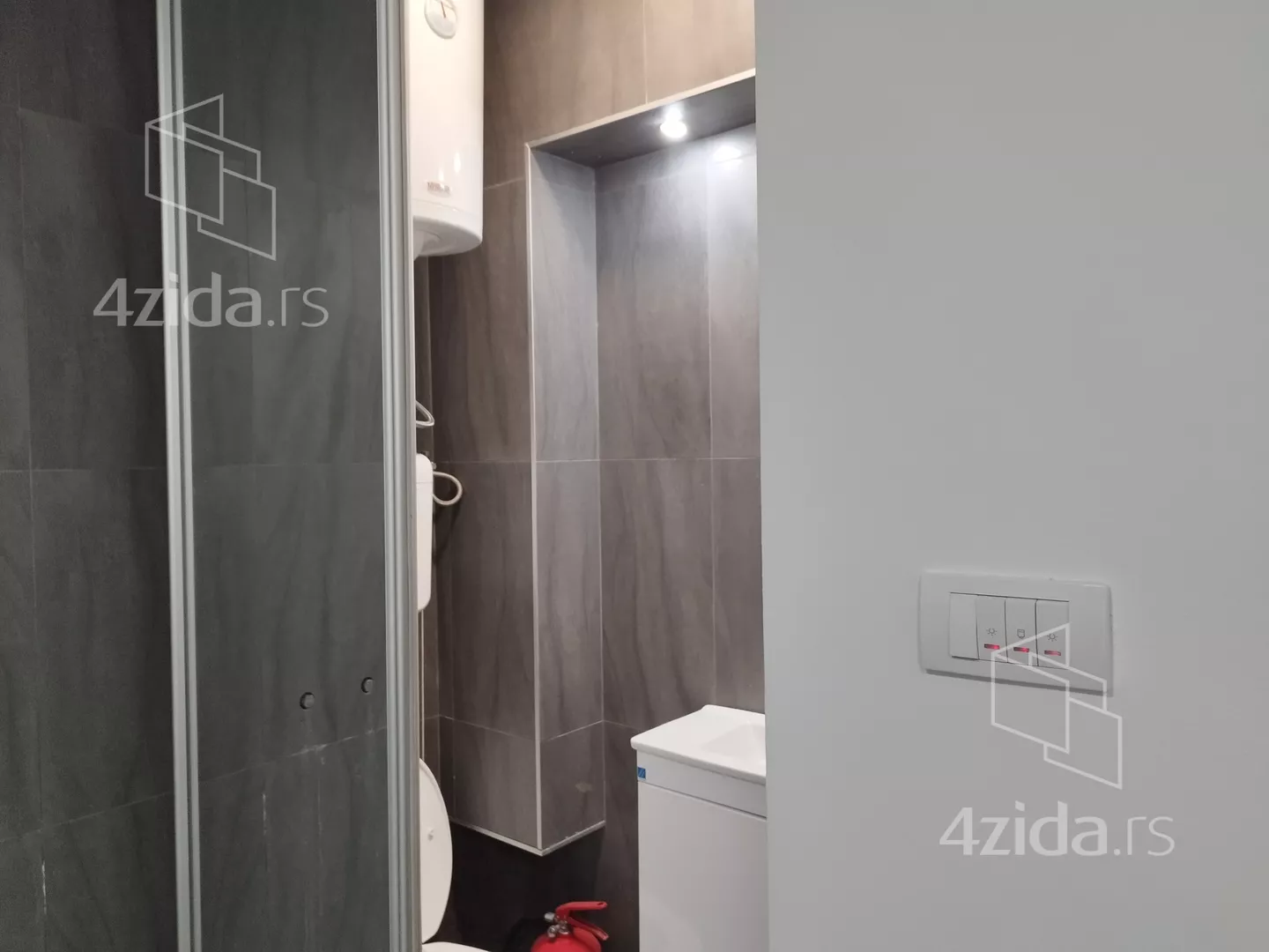 Lokal | 4zida