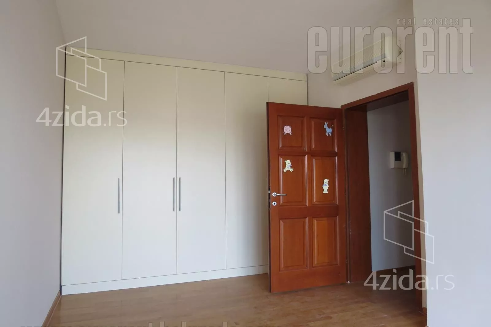 Petosoban stan | 4zida