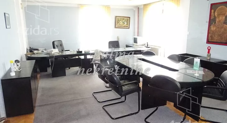 Poslovna zgrada | 4zida